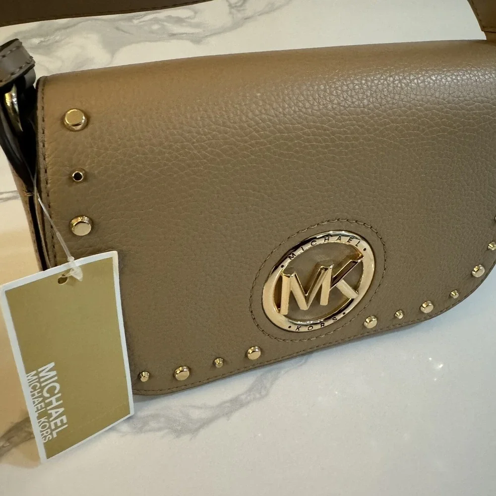 Michael Kors MK Samira Tan Purse Camel Flap Crossbody Messenger Handbag Brown